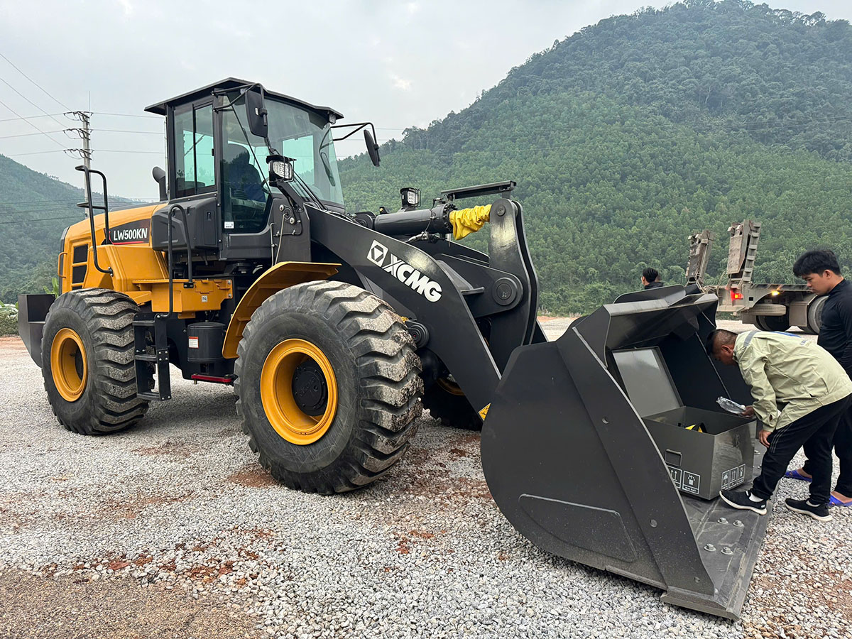 MÁY XÚC LẬT XCMG LW500KN – GẦU 4.2M³ PHIÊN BẢN 2026